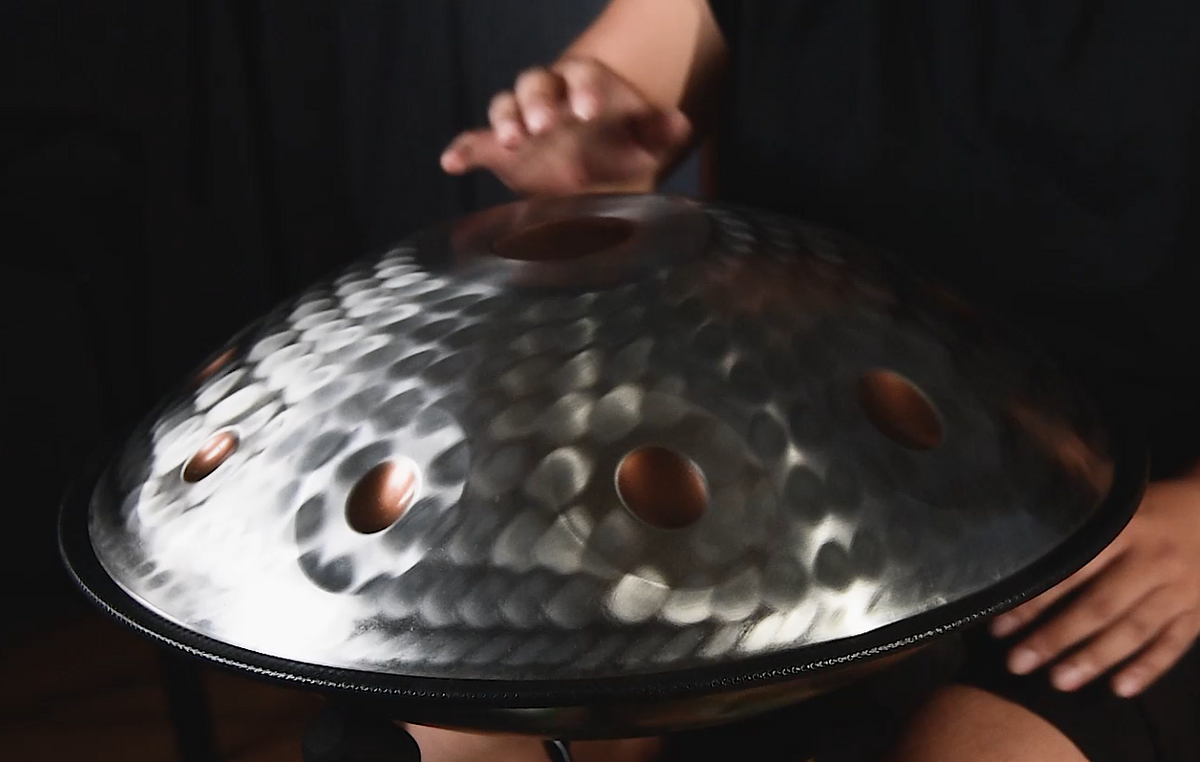 Silver Reflector - Golden Eye - limited edition , D Kurd 14-Note Fossey Hand Drum | 440 or 432Hz